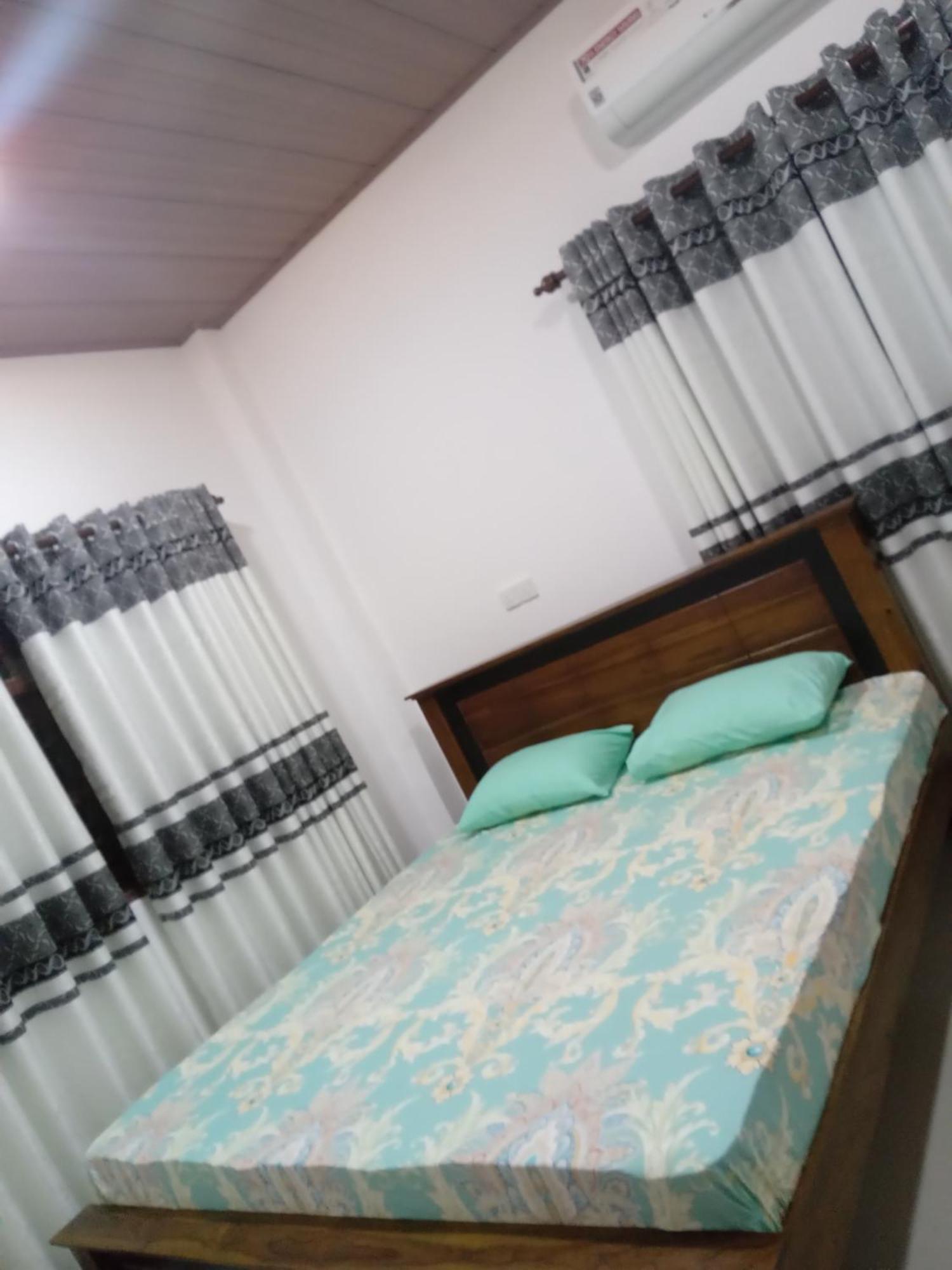 Sky Bloom Bed & Breakfast Homagama Exterior photo