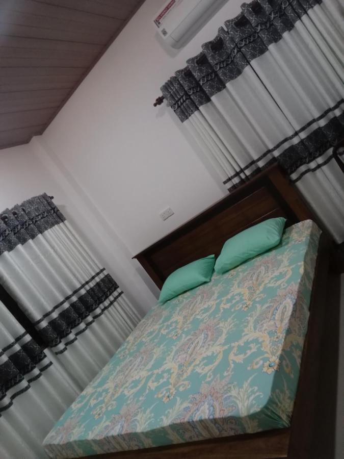Sky Bloom Bed & Breakfast Homagama Exterior photo